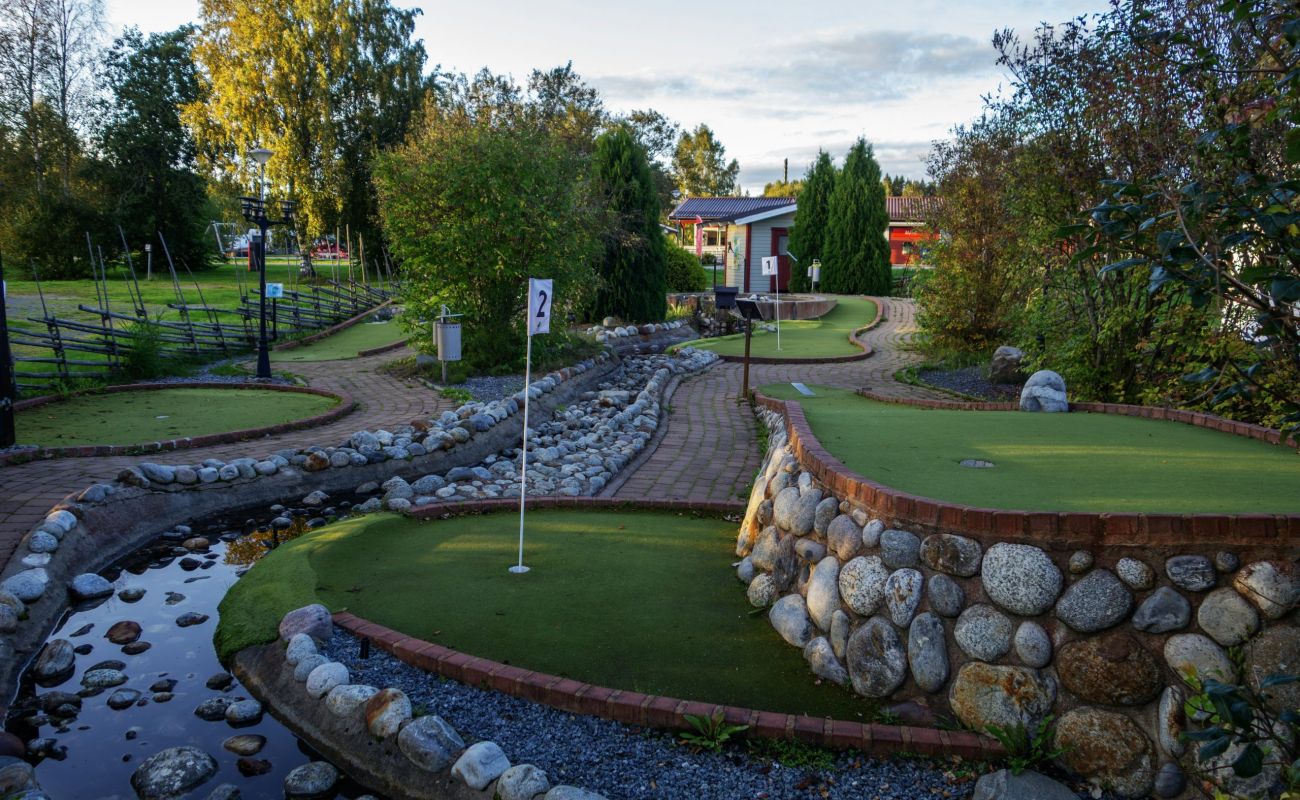 family-friendly adventures - mini golf